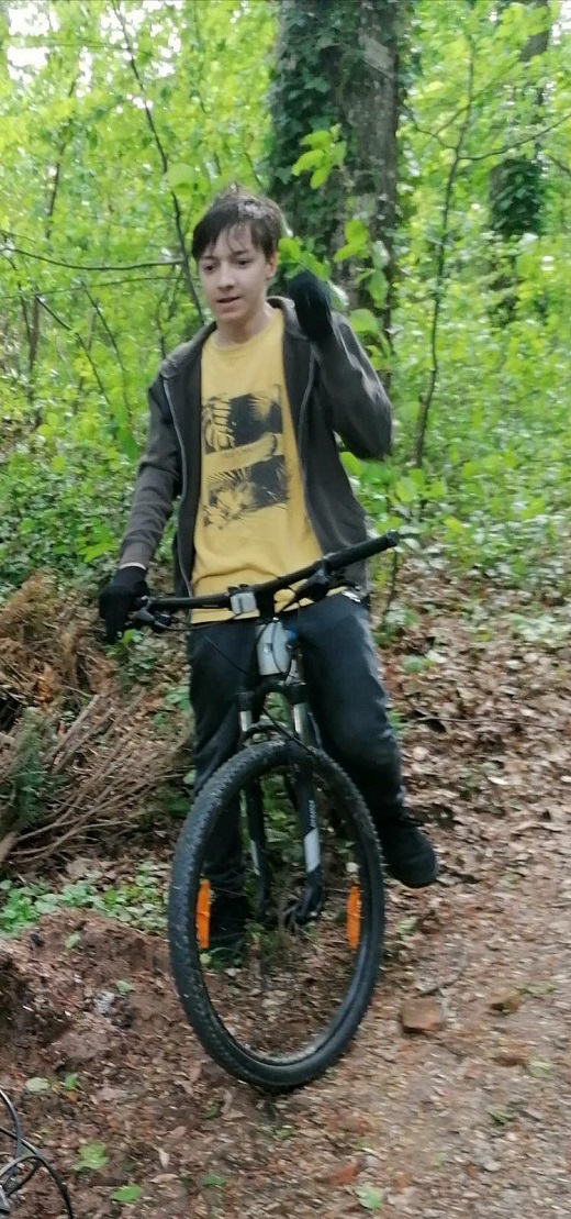 Uenik u vonji biciklom
